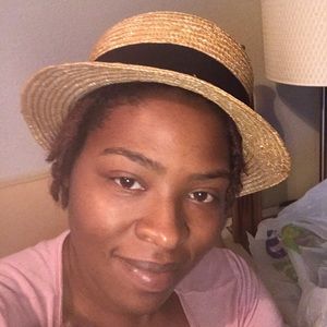 Meet your Posher, Ebony